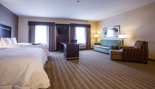 Studio, 2 Queen Beds, Refrigerator & Microwave