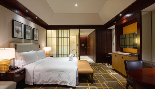 TWO BEDROOM DUPLEX SUITE - LOUNGE ACCESS