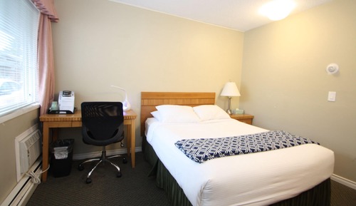 Standard Room, 1 Queen Bed