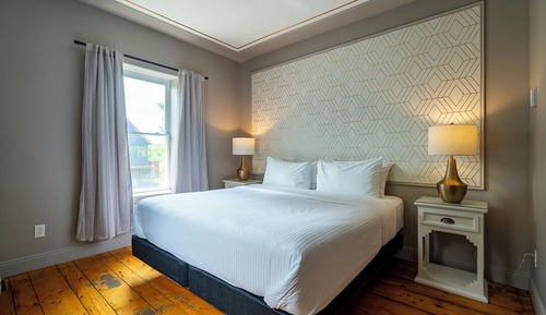 Comfort Room, 1 King Bed (4)