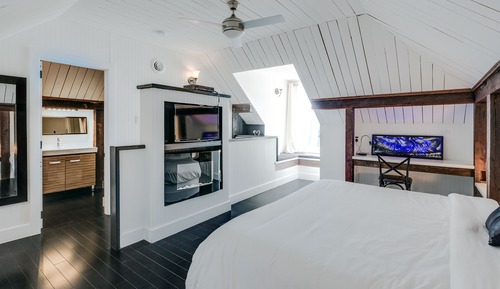 Romantic Suite, 1 King Bed, Mountain View (8)