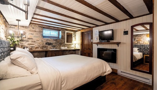 Economy Room, Basement