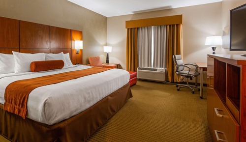 Standard Room, 1 King Bed, Non Smoking, Refrigerator & Microwave