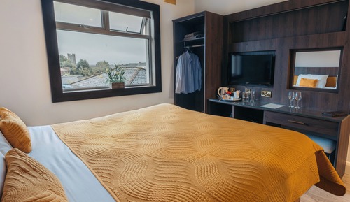 Superior Double Room (Breakfast included)
