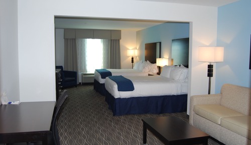 Suite, 1 Twin Bed, Mobility Accessible (Roll-In Shower)