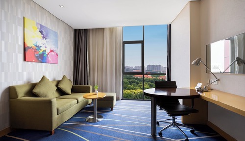 Standard Room, 1 King Bed, Accessible, Smoking