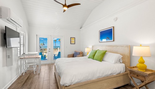 Deluxe Studio (Gulfstream)