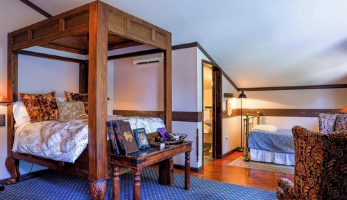 Room, Private Bathroom (Grand)