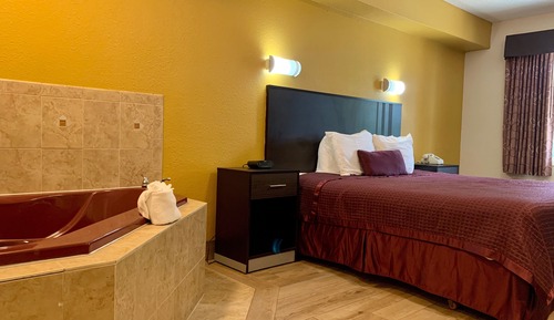 King Jacuzzi Room