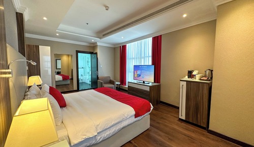 Deluxe Suite