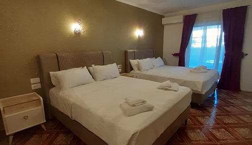 Family Room, 2 Queen Beds, Courtyard View, Ground Floor