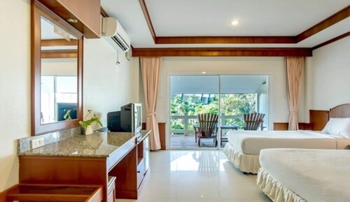 Superior Hotel - Leela 