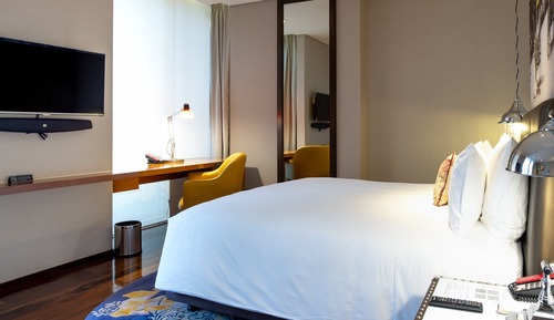 Standard Room, 1 King Bed, Accessible Bathtub, Balcony