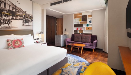 Standard Room, 1 King Bed, Balcony, Corner (Sunset Garden View)