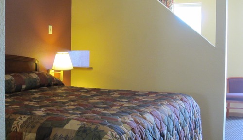 Room, 1 King Bed, Smoking