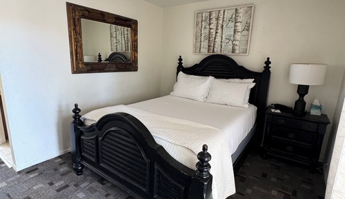 Economy Room, 1 Queen Bed, City View