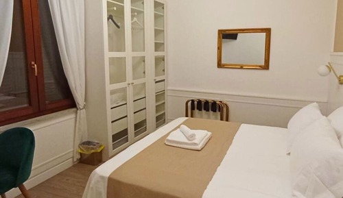 Standard Room, 1 King Bed