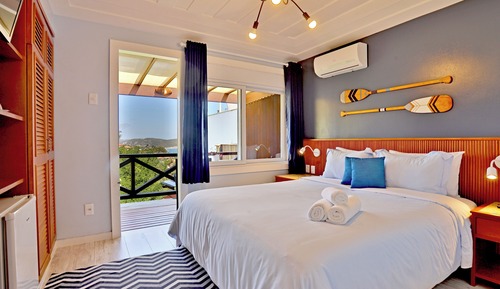 Deluxe Room, 1 Queen Bed, Sea View