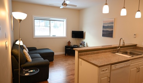 2 Bedroom, 1 Queen Bed, 2 Twin Beds and 1 Queen Sofa Bed) Suite 6