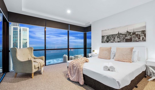 4 Bedroom 2.5 Bathroom High Floor Ocean View Apartment