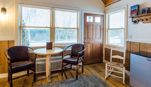 Cabin (Tiny, Offsite)