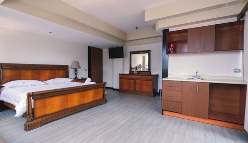 Junior Studio Suite