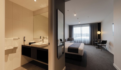 Standard Room, 1 King Bed