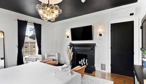 Suite, 1 King Bed