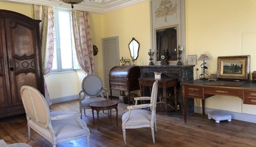 Grand Triple Room