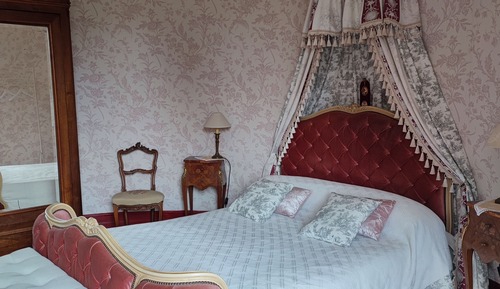 Traditional Double Room, 1 Queen Bed, Courtyard View