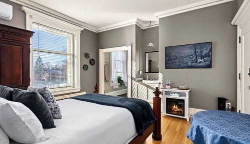 Park Avenue Suite