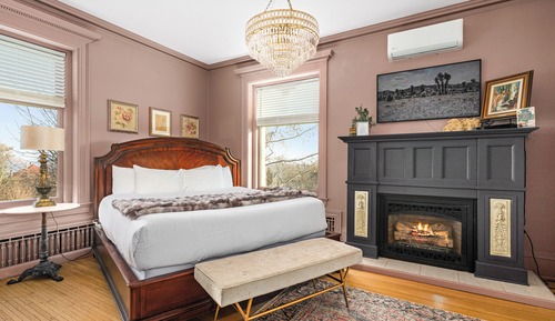 Selina Louis Suite