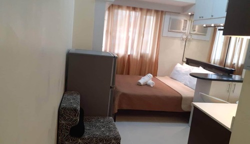 Business Studio Suite, 1 Queen Bed, Non Smoking, City View