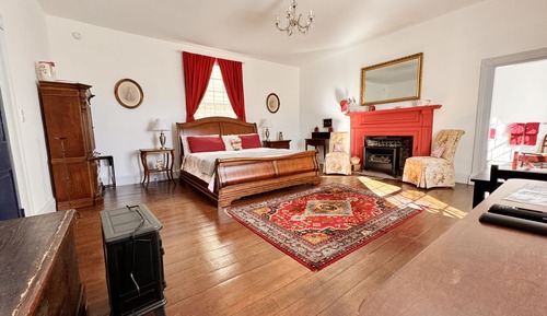 The Old Miss Suite