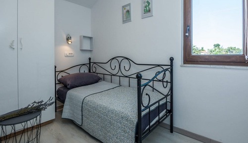 Apartment (Two Bedroom Apartment with Balcony an)