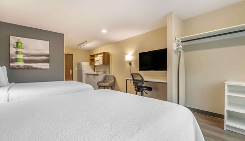 Standard Studio, 2 Queen Beds, Non Smoking, Refrigerator & Microwave