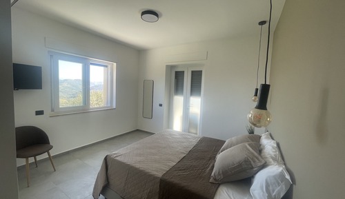 Deluxe Room, 1 Queen Bed, Balcony