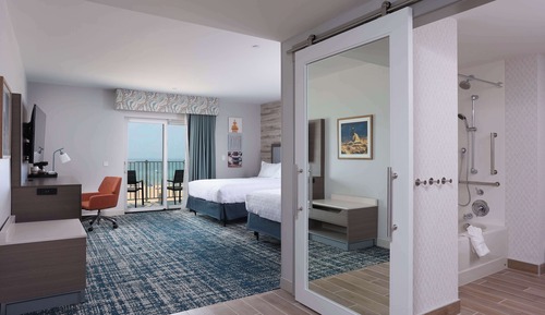 Room, 2 Queen Beds, Accessible, Bathtub (Lake View)