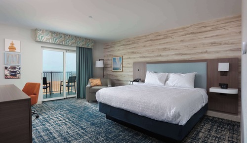 Room, 1 King Bed, Refrigerator, Bay View