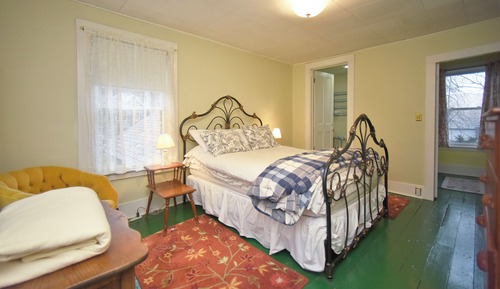 Marigold room