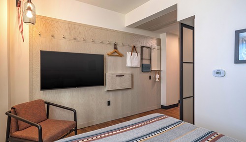 Room, 1 King Bed, City View