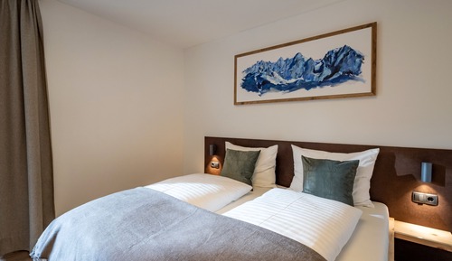 Classic Condo, 2 Bedrooms, Balcony