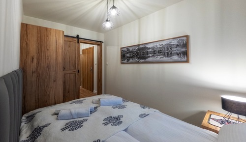 Apartment (E8)