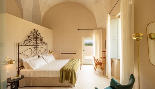 Signature Room