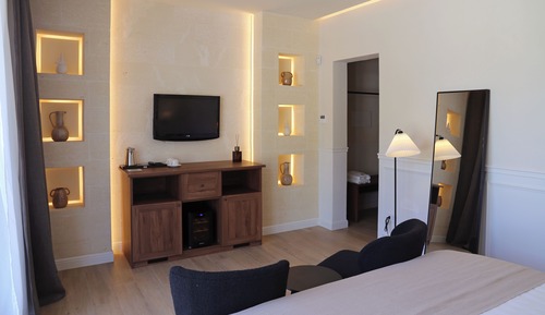 Superior Double Room, 1 Queen Bed, Pool View, Ground Floor