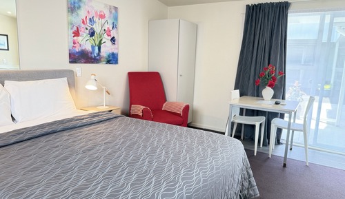Comfort Studio, 1 Queen Bed