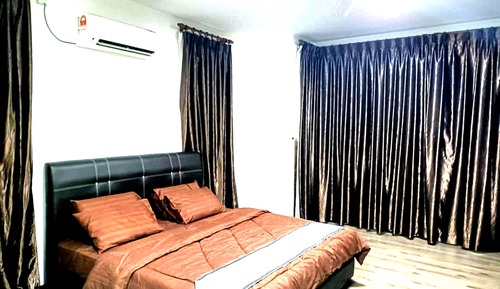 Deluxe Studio