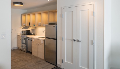 Suite, 1 Bedroom (Mobility/Hearing Accessible, Tub)