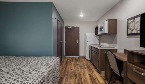 Standard Room, 1 Queen Bed, Non Smoking