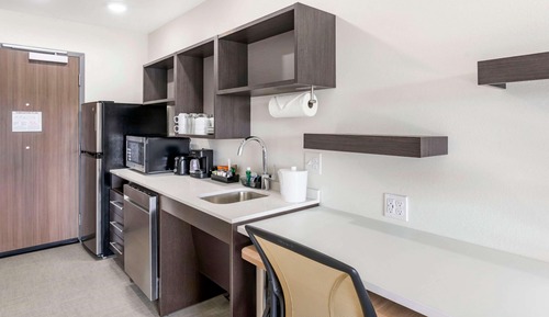 Studio Suite, 1 King Bed, Accessible (Roll-In Shower)